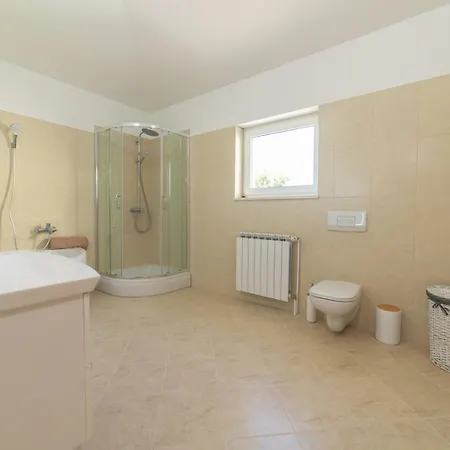 فيلة Oasis Lovreć