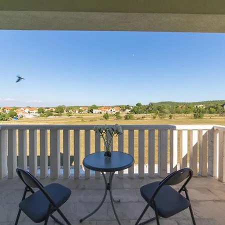 Oasis فيلة Lovreć